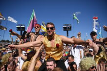 Kylie Minogue encanta fãs em festival 14 anos após batalha contra cancro da mama