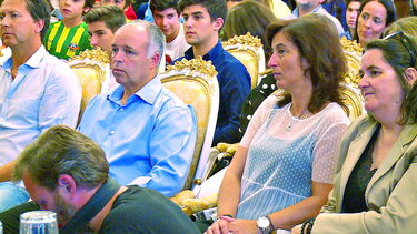 Pai de João Félix diz que humildade será a chave do sucesso em Espanha