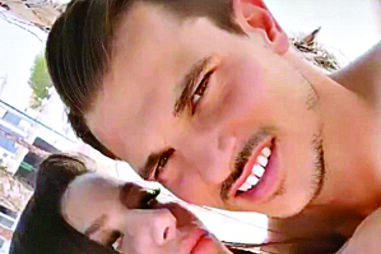 Cédric Soares e Filipa Brandão vivem lua de mel apaixonada no deserto