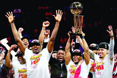 A equipa de Toronto acabou com a hegemonia dos Warriors, que procuravam o ‘tri’ 