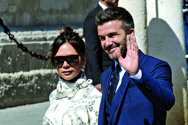 Ex-Spice usou vestido muito idêntico a um que Meghan vestiu na gravidez