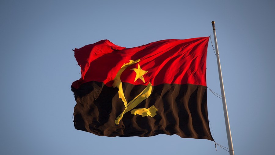Bandeira, Angola