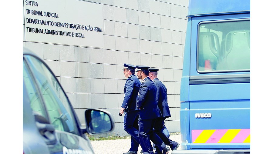 Polícias julgados em Sintra 