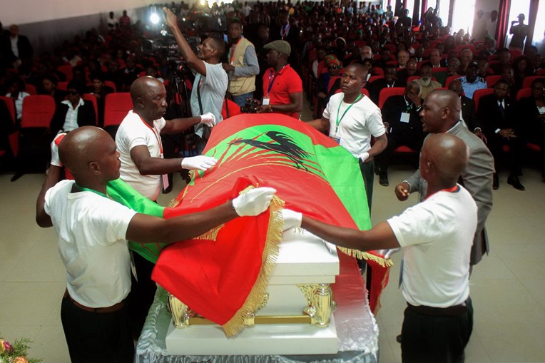 Filhos de Savimbi elogiam 'coragem política' de Presidente angolano