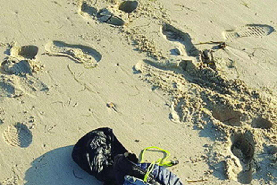 Casaco foi abandonado no areal da praia 