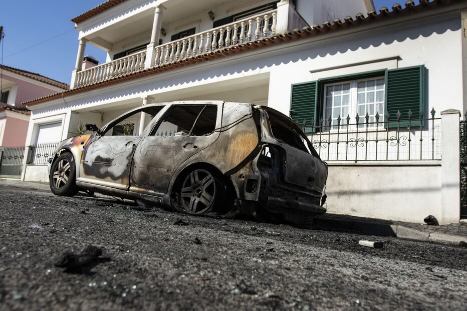 Homem queima mulher com álcool e suicida-se. Filhos assistiram ao crime 