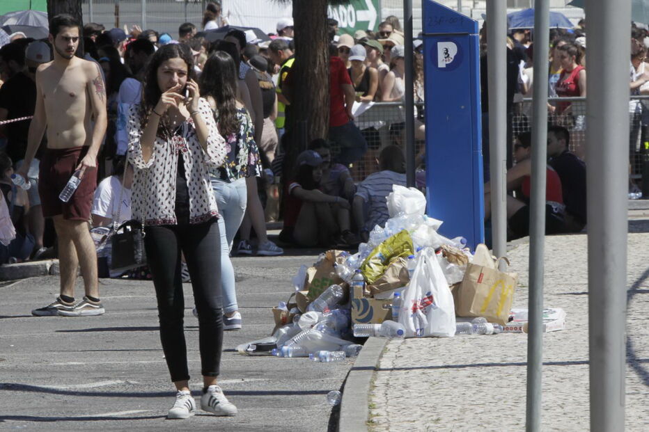 Fãs esperam concerto de Ed Sheeran