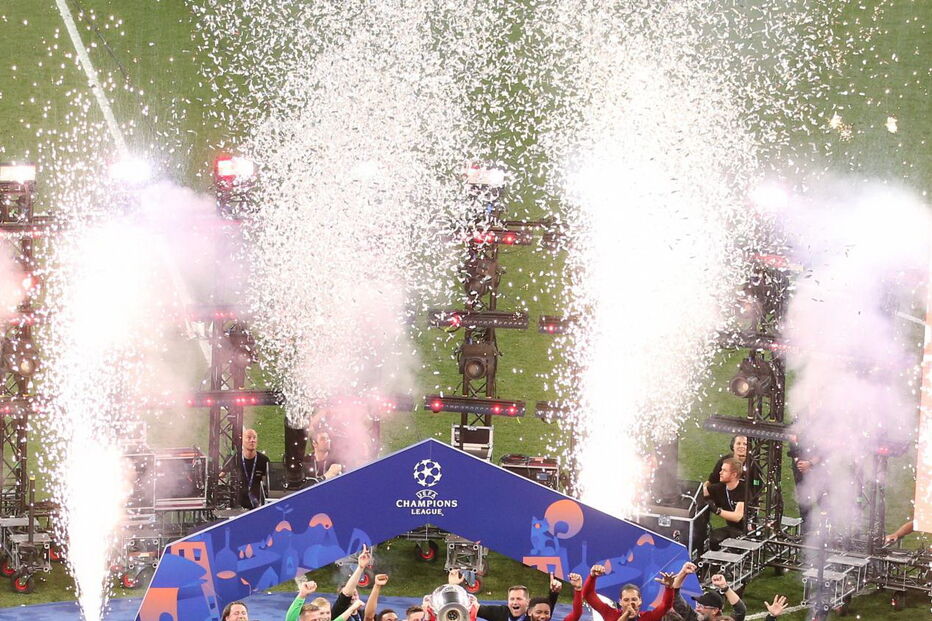 Liverpool recebe troféu da Liga dos Campiões após vencer Tottenham