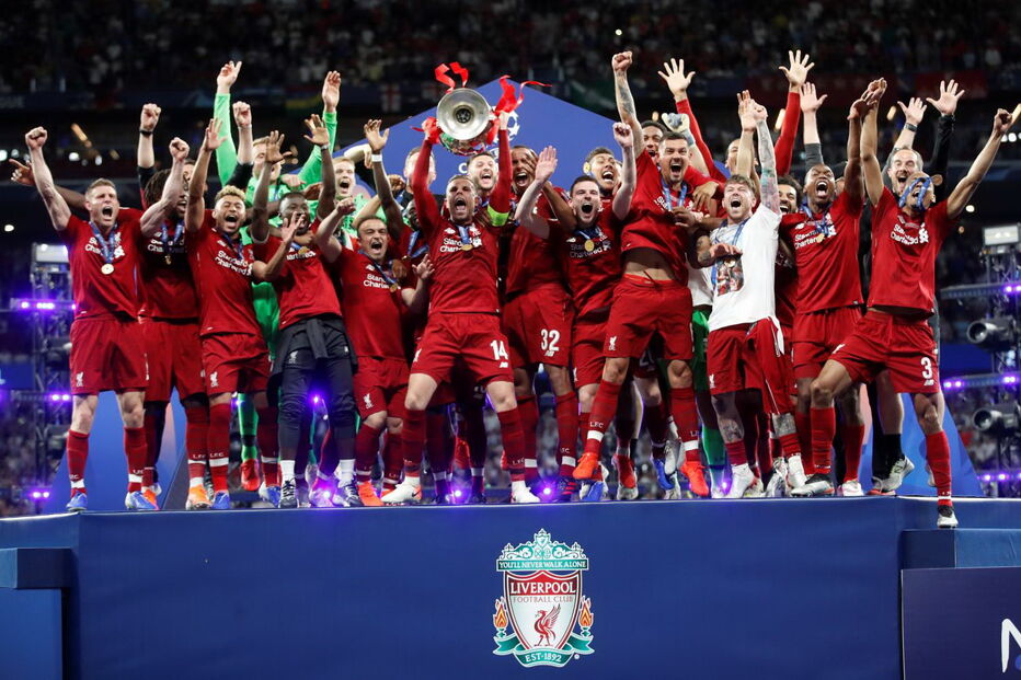 Liverpool recebe troféu da Liga dos Campiões após vencer Tottenham