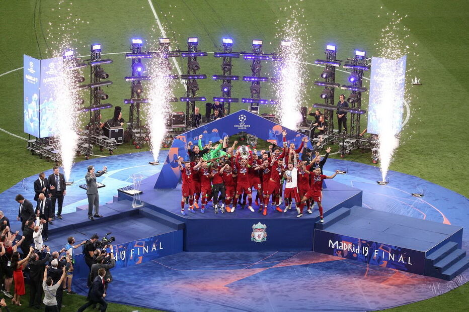 Liverpool recebe troféu da Liga dos Campiões após vencer Tottenham