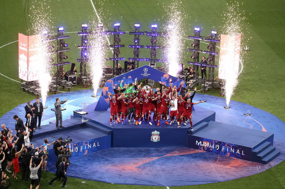 Liverpool recebe troféu da Liga dos Campiões após vencer Tottenham