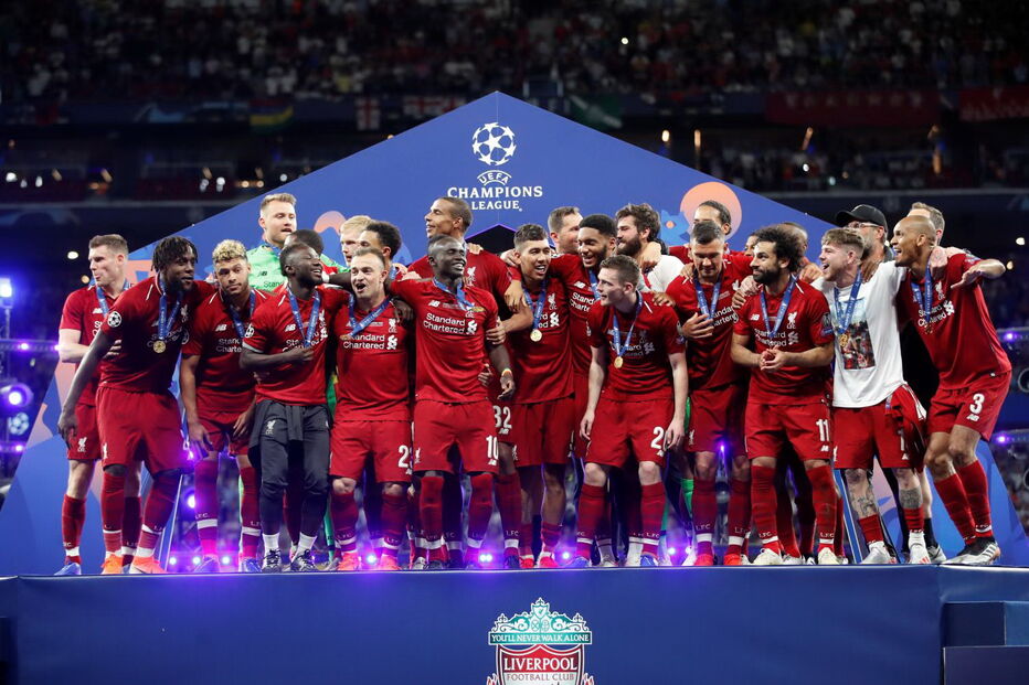 Liverpool recebe troféu da Liga dos Campiões após vencer Tottenham