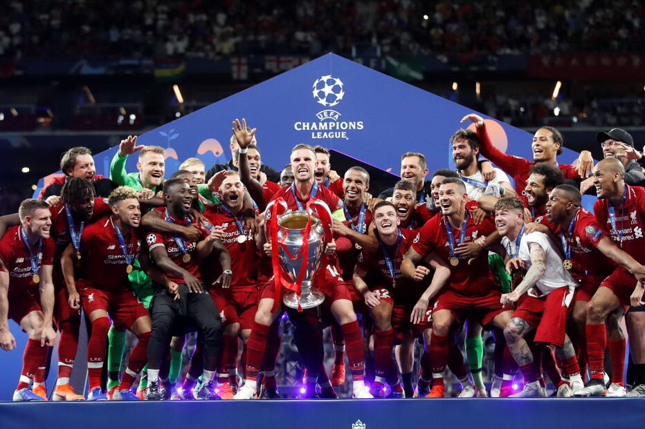 Liverpool recebe troféu da Liga dos Campiões após vencer Tottenham