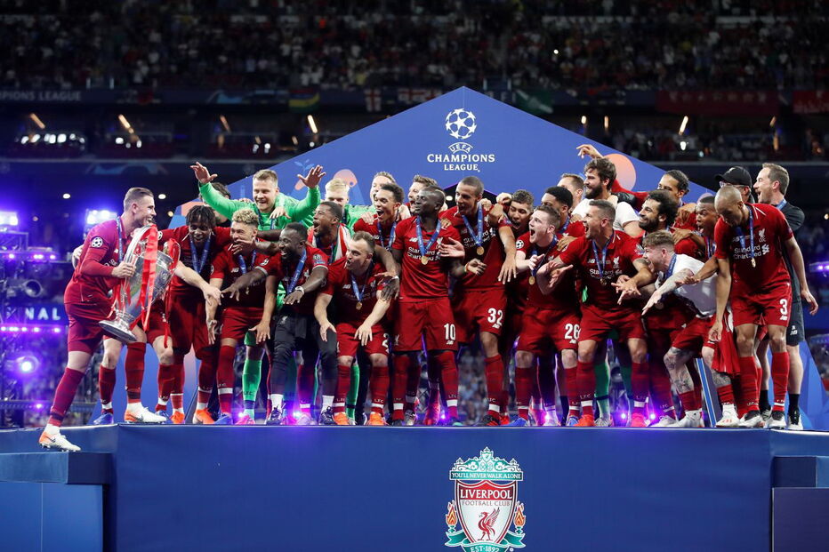 Liverpool recebe troféu da Liga dos Campiões após vencer Tottenham