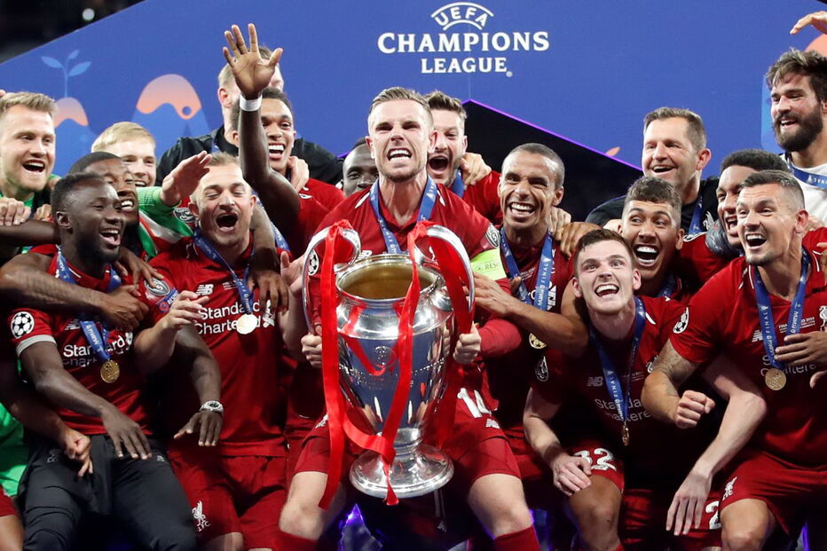 Liverpool recebe troféu da Liga dos Campiões após vencer Tottenham