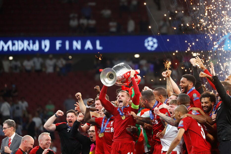 Liverpool recebe troféu da Liga dos Campiões após vencer Tottenham