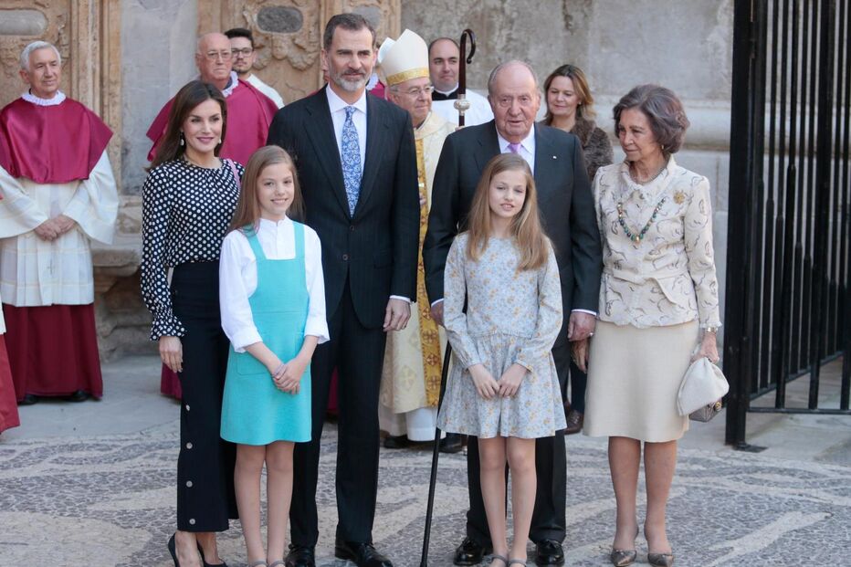 Juan Carlos com a mulher, filho, cunhada e netas
