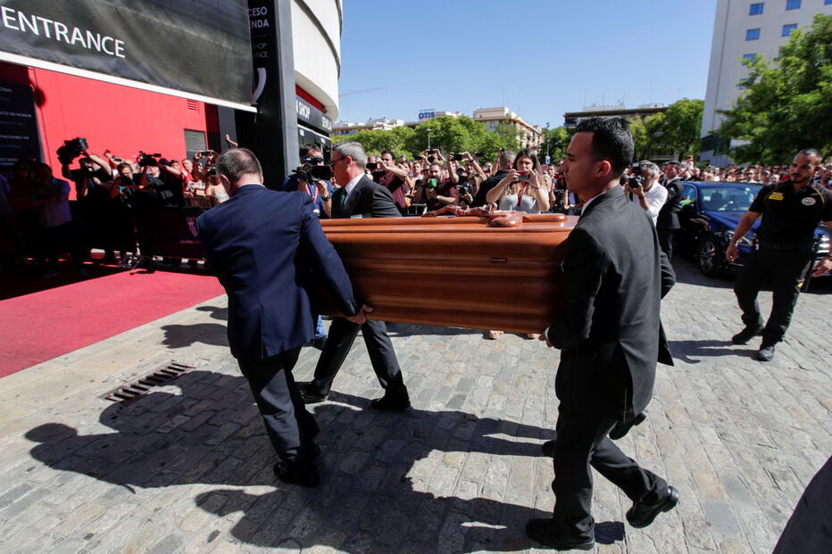 Multidão despede-se pela última vez de José Antonio Reyes