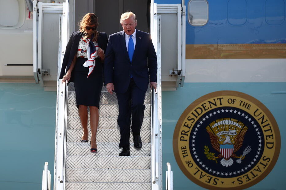 Donald Trump e a primeira-dama Melania na partida da Casa Branca para Londres