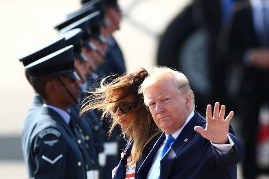 Donald Trump e Melania chegam ao Reino Unido 