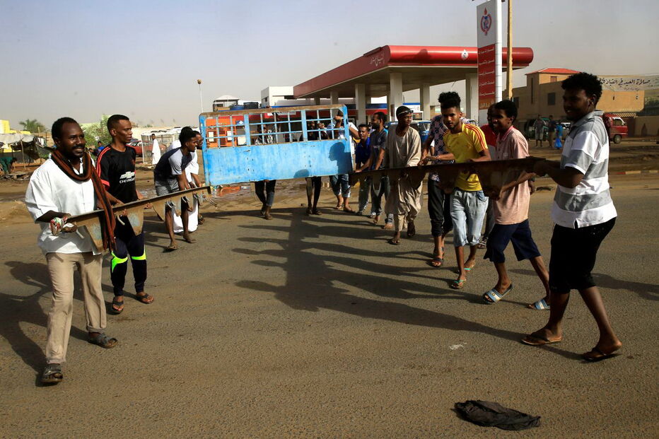 Nove mortos em tentativa de dispersar manifestação pacífica em Cartum no Sudão