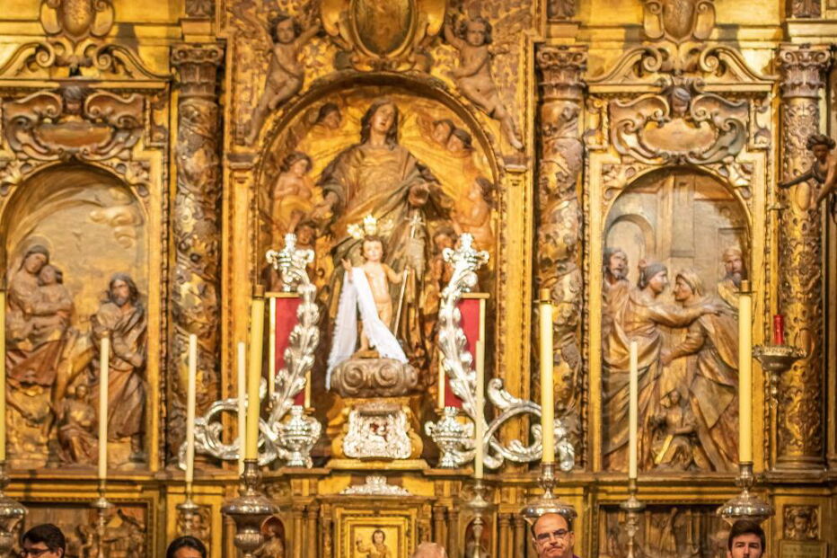 Centenas de pessoas nas cerimónias fúnebres de Reyes em Utrera