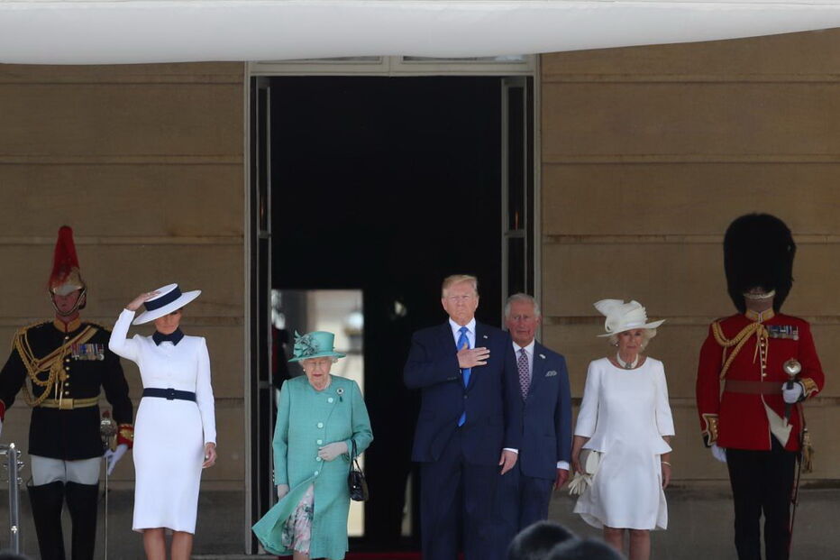 Donald Trump e Melania recebidos em Buckingham