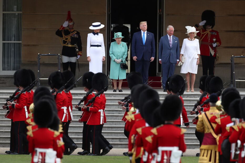 Donald Trump e Melania recebidos em Buckingham