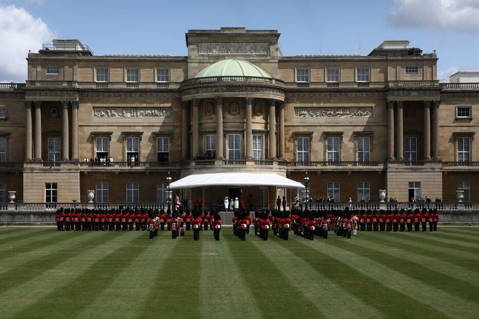 Donald Trump e Melania recebidos em Buckingham