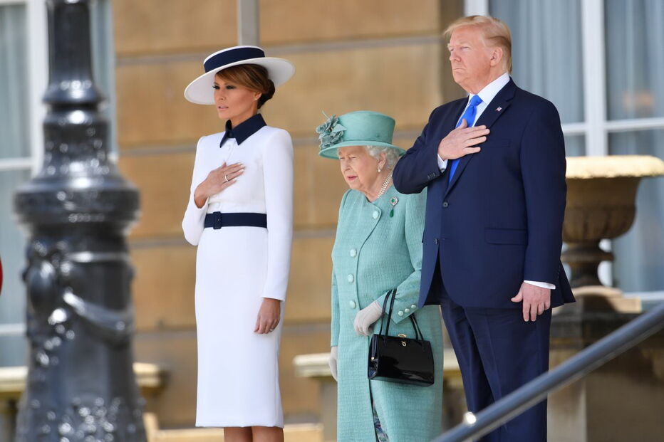 Donald Trump e Melania recebidos em Buckingham