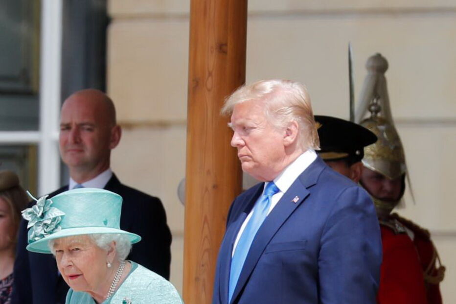 Donald Trump e Melania recebidos em Buckingham