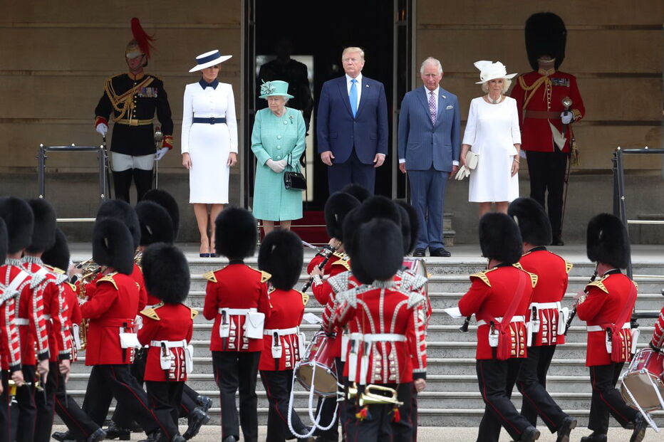 Donald Trump e Melania recebidos em Buckingham