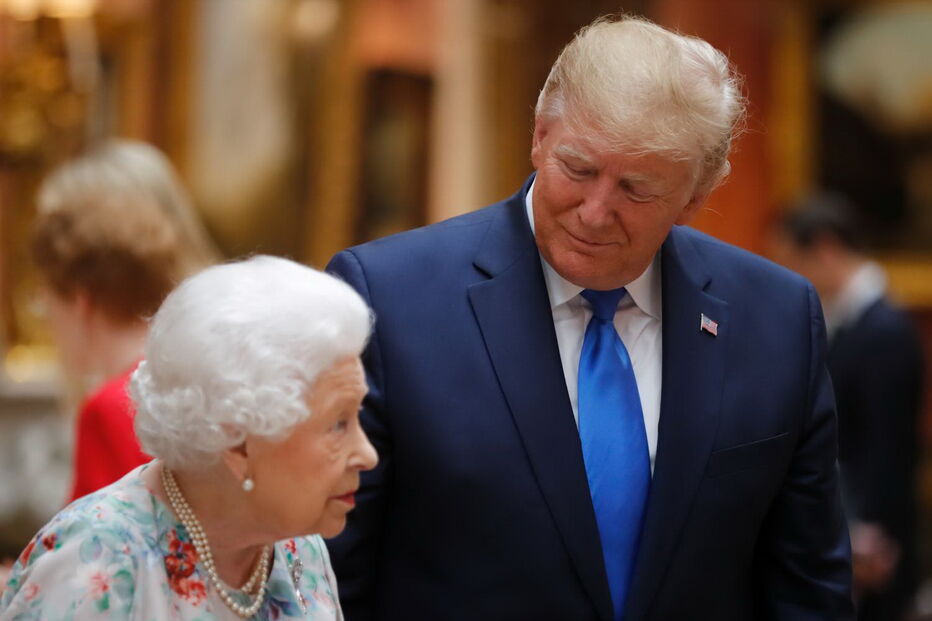 Donald Trump com a rainha Isabel II