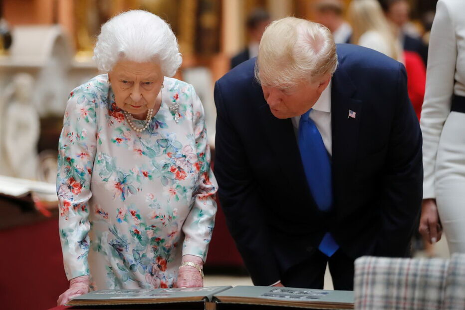 Donald Trump com a rainha Isabel II