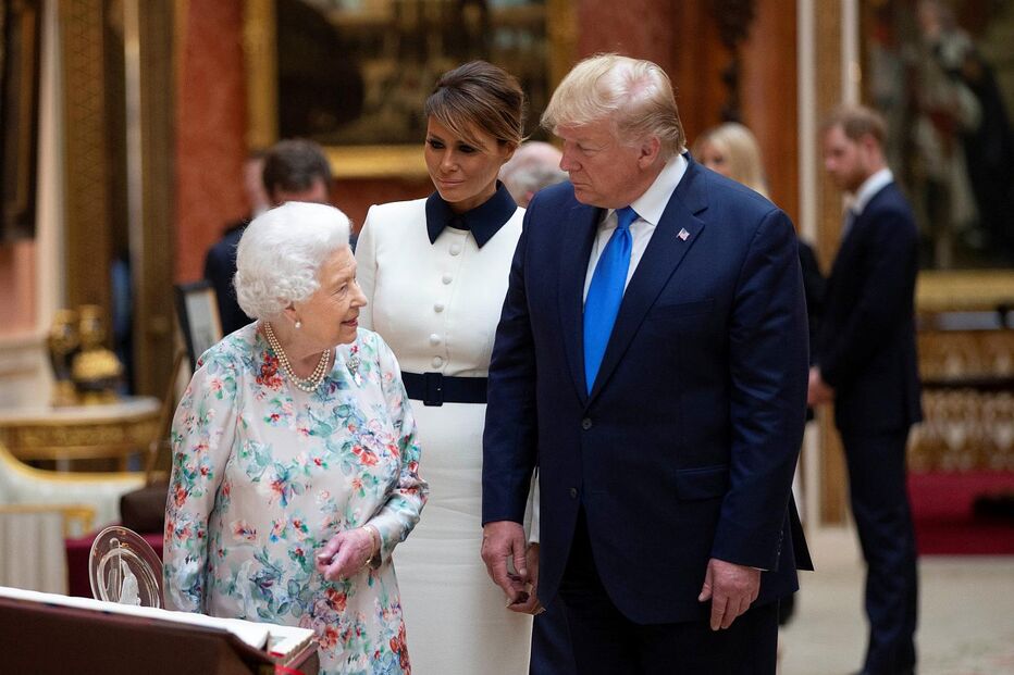 Donald Trump com a rainha Isabel II
