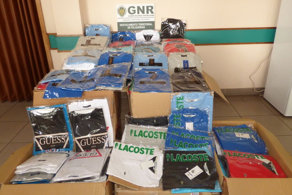 GNR deteve material contrafeito no valor aproximado de 12 mil euros em Felgueiras 8