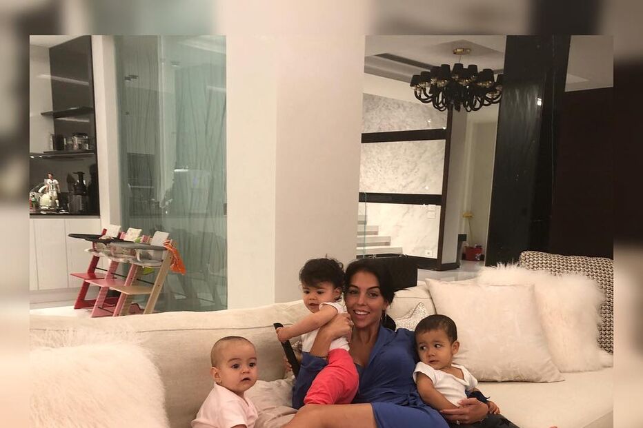 Georgia Rodriguez com Eva, Mateo e Alana