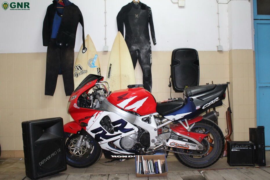 Material apreendido em Vila Nova de Milfontes