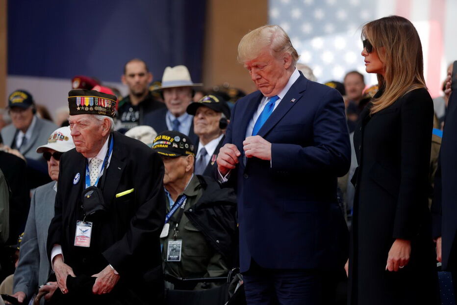 Dia D foi há 75 anos. Trump e Macron na cerimónia de comemoração em França