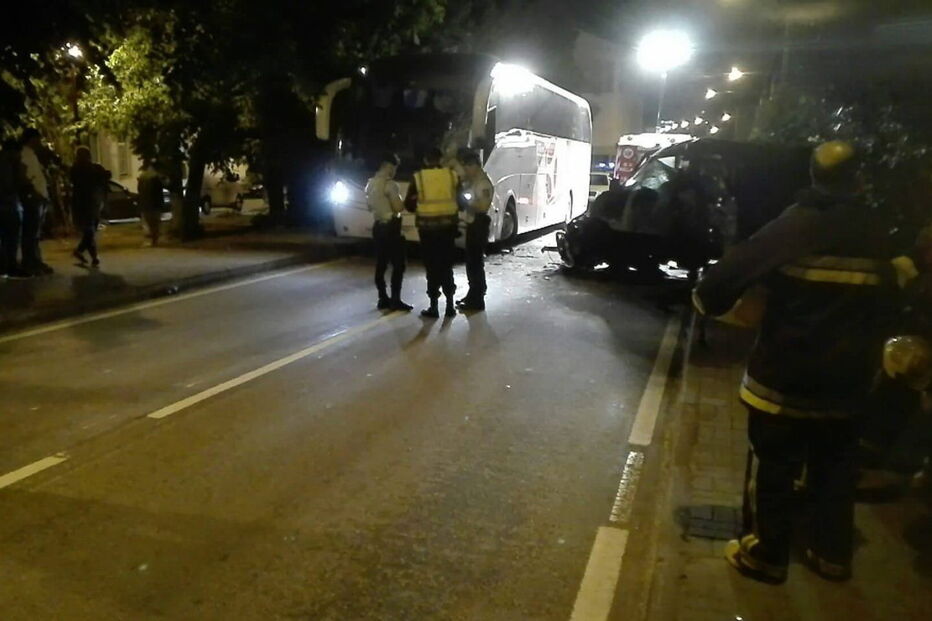 Três feridos em colisão com autocarro em Nelas