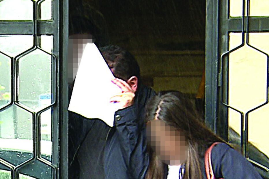 Arguidos taparam todos a cara à saída da Polícia Judiciária de Braga. Interrogatórios em tribunal continuam esta sexta-feira