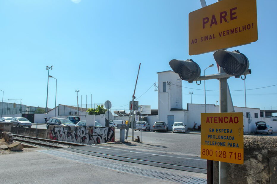 Colhido por comboio quando ia buscar o pão em Faro