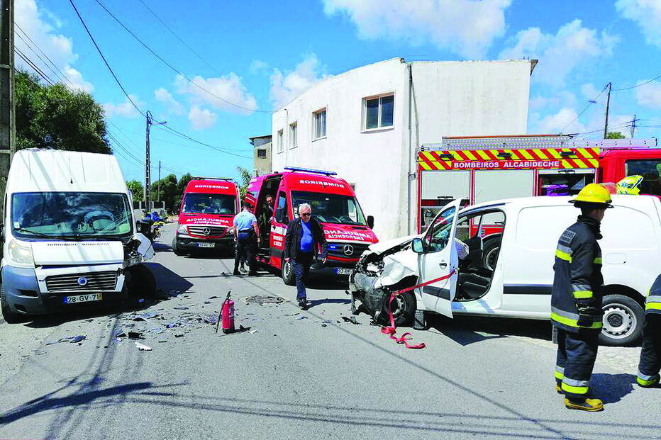 Colisão faz três feridos em Cascais