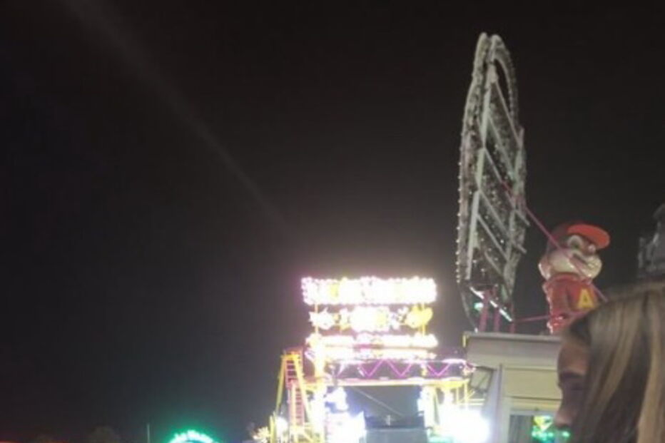 28 pessoas feridas num acidente de carrossel em uma feira