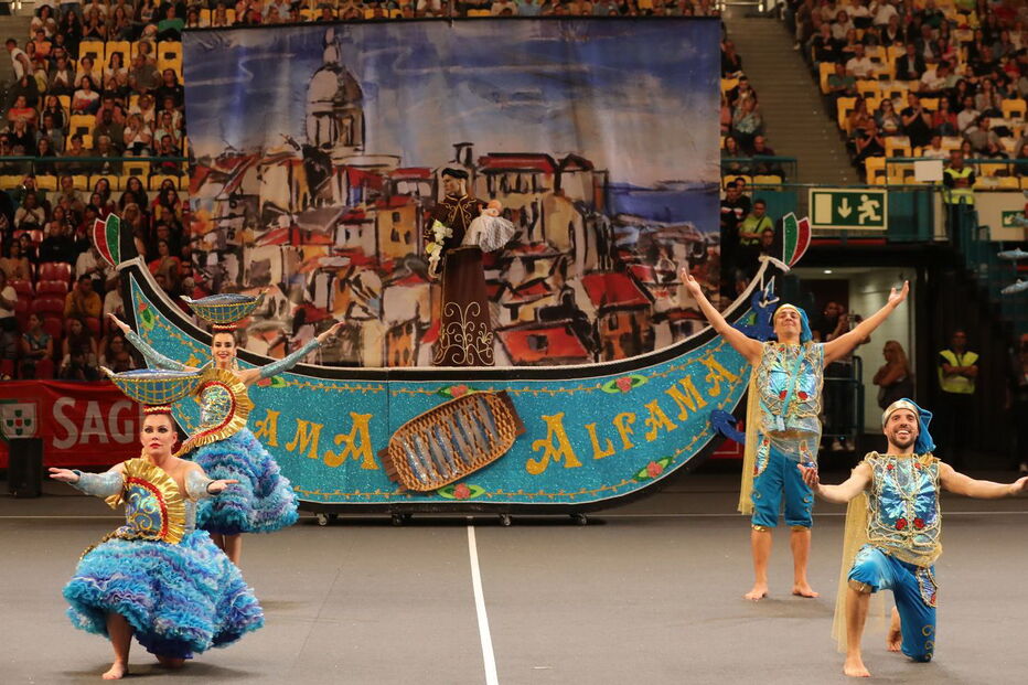 Desfile da marcha de Alfama