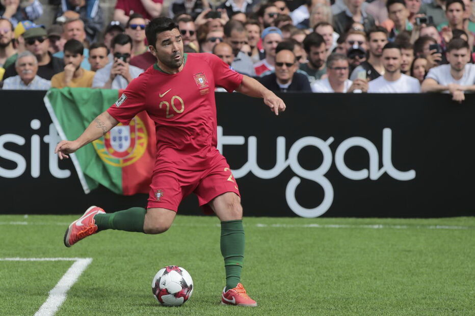 Antigos craques portugueses brilham em jogo das estrelas