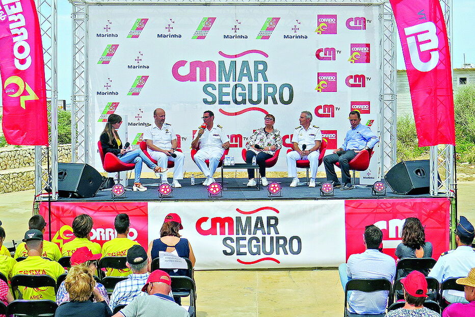 A jornalista Diana Santos Gomez moderou o debate que juntou em palco Ricardo Arrabaça, Correia Guerreiro, Isilda Gomes, José Velho Gouveia e Pedro Monteiro