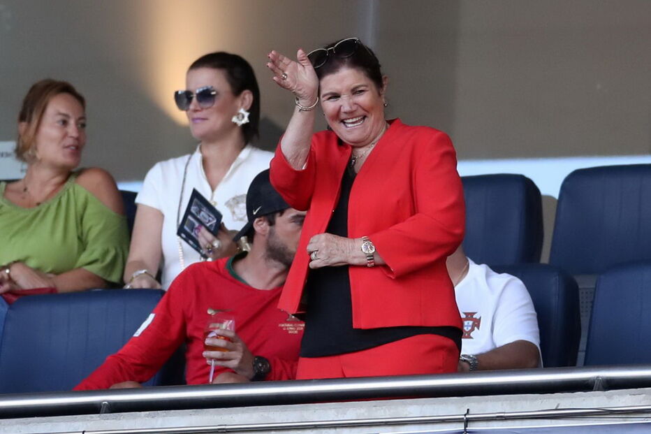 Família de Cristiano Ronaldo reunida nas bancadas do Dragão para torcer pela Seleção Nacional