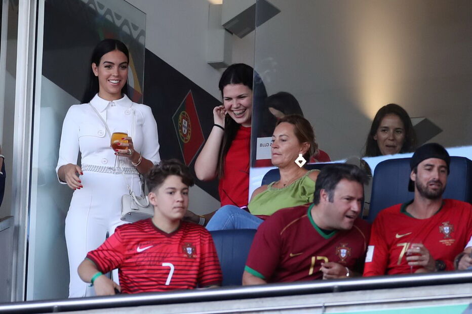 Georgina Rodríguez nas bancadas do Dragão para torcer pela Seleção Nacional