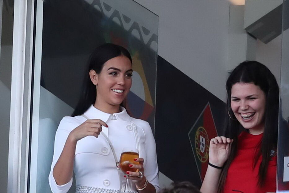 Georgina Rodríguez nas bancadas do Dragão para torcer pela Seleção Nacional